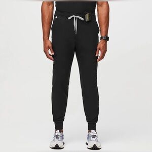 •FIGS• men’s Black utility pocket tansen nwot jogger size: M waist/ S length